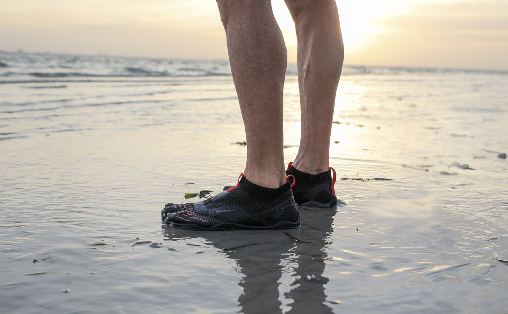 3T Barefoot Gauntlet - Black Red