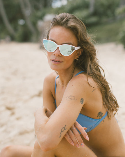 Loren Cat Eye Sunglasses in Off White with Blue Lenses Sydney Surf & Snack Attack | goodr — goodr sunglasses main image 4